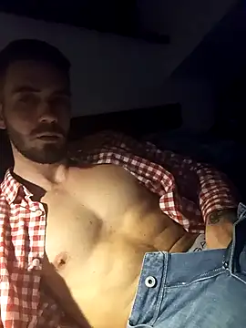 Snapshot of desirtexzle chatting on 02/02/25, 01:23 desirtexzle online show from 02/02/25, 01:23