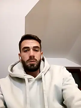 Snapshot of desirtexzle chatting on 02/05/25, 08:35 desirtexzle online show from 02/05/25, 08:35