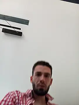 Snapshot of desirtexzle chatting on 02/08/25, 10:18 desirtexzle online show from 02/08/25, 10:18