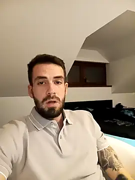 Snapshot of desirtexzle chatting on 02/15/25, 10:10 desirtexzle online show from 02/15/25, 10:10