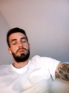 Snapshot of desirtexzle chatting on 02/16/25, 02:42 desirtexzle online show from 02/16/25, 02:42