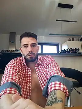 Snapshot of desirtexzle chatting on 03/02/25, 11:07 desirtexzle online show from 03/02/25, 11:07