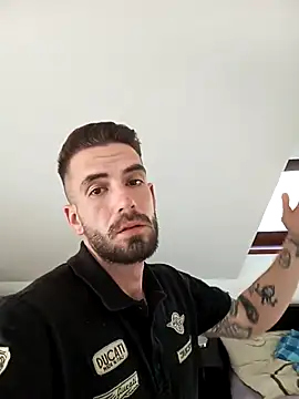 Snapshot of desirtexzle chatting on 03/03/25, 03:20 desirtexzle online show from 03/03/25, 03:20