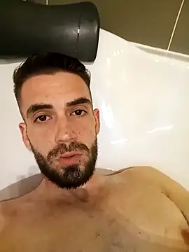 Snapshot of desirtexzle chatting on 03/04/25, 05:24 desirtexzle online show from 03/04/25, 05:24