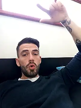 Snapshot of desirtexzle chatting on 03/08/25, 12:20 desirtexzle online show from 03/08/25, 12:20