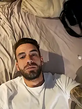 Snapshot of desirtexzle chatting on 03/18/25, 01:43 desirtexzle online show from 03/18/25, 01:43