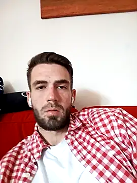 Snapshot of desirtexzle chatting on 03/21/25, 12:17 desirtexzle online show from 03/21/25, 12:17