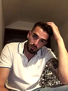 Snapshot of desirtexzle chatting on 09/15/25, 07:25 desirtexzle online show from 09/15/25, 07:25