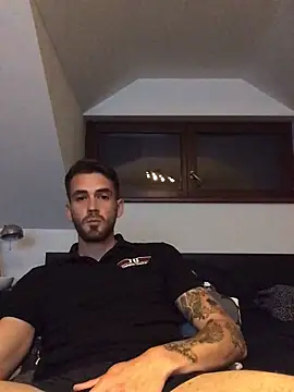 Snapshot of desirtexzle chatting on 09/23/25, 08:23 desirtexzle online show from 09/23/25, 08:23