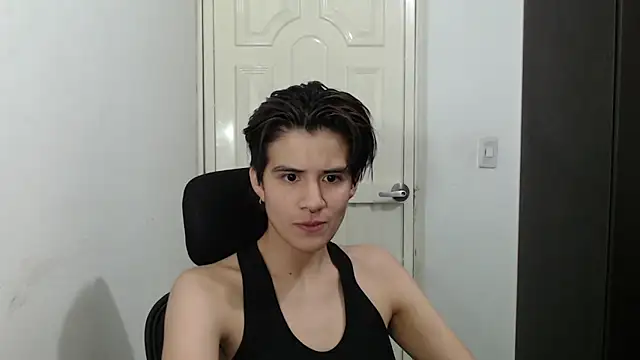 Snapshot of Dha_lia0 chatting on 01/19/25, 04:12 Dha lia0 online show from 01/19/25, 04:12