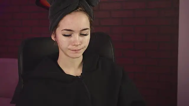 Snapshot of DakotaaJohnnson chatting on 02/05/25, 06:13 DakotaaJohnnson online show from 02/05/25, 06:13