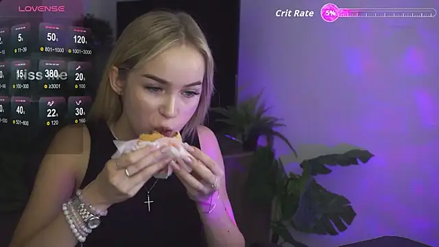 Snapshot of DakotaaJohnnson chatting on 09/12/25, 08:25 DakotaaJohnnson online show from 09/12/25, 08:25