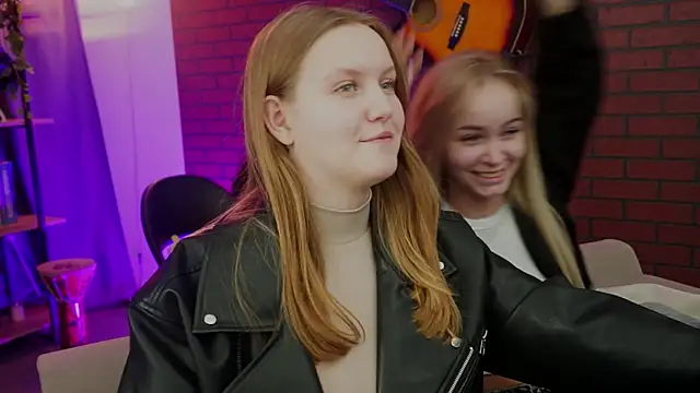 Snapshot of DakotaaJohnnson chatting on 09/25/25, 12:53 DakotaaJohnnson online show from 09/25/25, 12:53