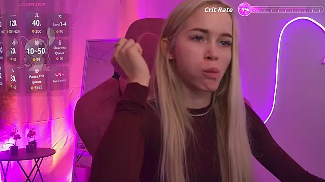 Snapshot of DakotaaJohnnson chatting on 12/18/25, 09:37 DakotaaJohnnson online show from 12/18/25, 09:37