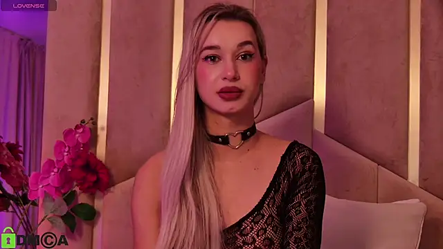 MaeveDream online show from 11/06/25, 07:26