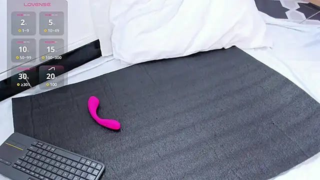 Snapshot of ValeriaOrtega chatting on 02/07/25, 02:47 ValeriaOrtega online show from 02/07/25, 02:47