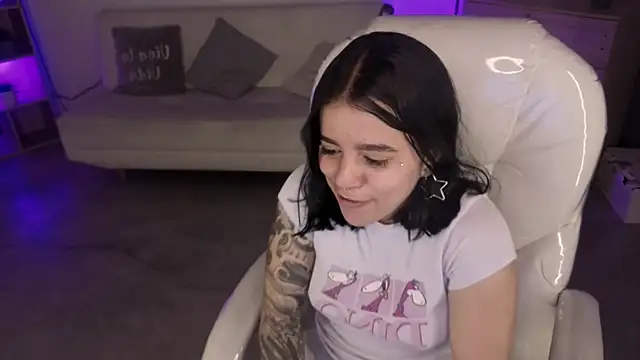 Nicole Foxx  online show from 01/09/26, 07:04