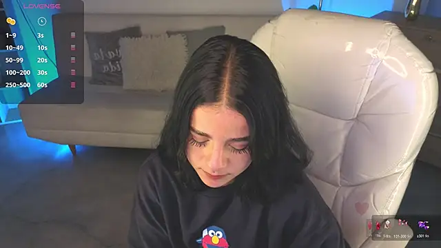 Nicole Foxx  online show from 03/07/26, 08:06