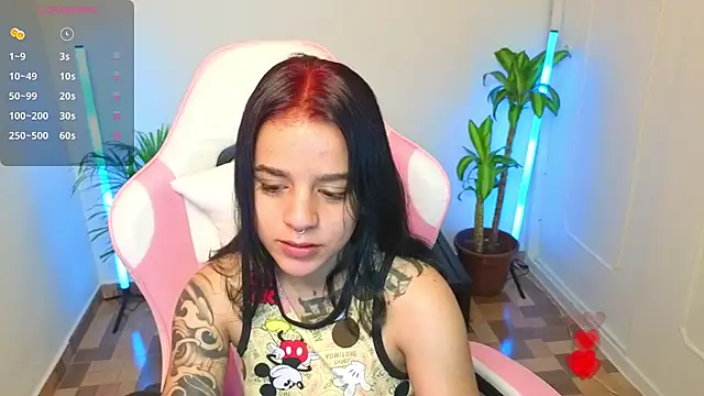 Snapshot of Nicole_Foxx_ chatting on 05/08/26, 10:04 Nicole Foxx online show from 05/08/26, 10:04