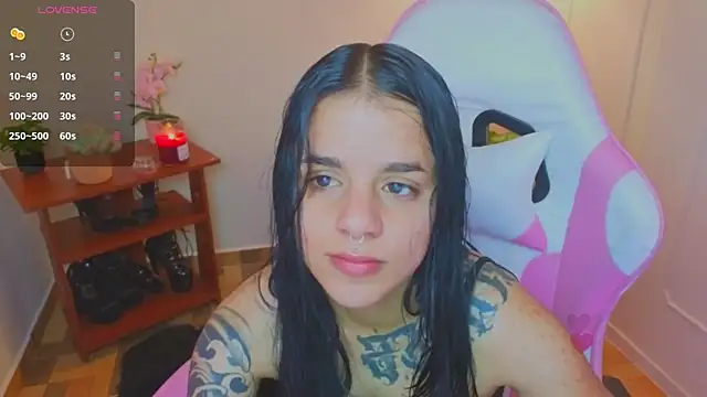 Nicole Foxx  online show from 07/16/26, 06:03