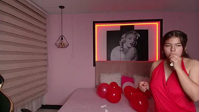 Kitten Cam online show from 02/14/25, 01:08