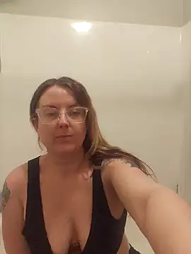 Snapshot of TattedMamaXOXO chatting on 02/01/25, 06:40 TattedMamaXOXO online show from 02/01/25, 06:40