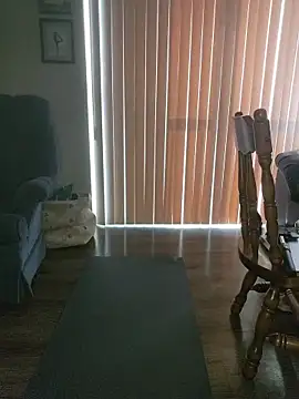 Snapshot of TattedMamaXOXO chatting on 10/09/25, 03:54 TattedMamaXOXO online show from 10/09/25, 03:54