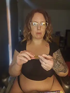 TattedMamaXOXO online show from 04/20/26, 05:26