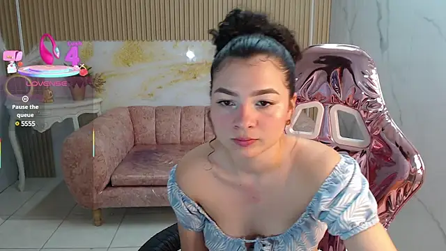 Snapshot of shalon_diaz_s chatting on 03/13/25, 11:16 shalon diaz s online show from 03/13/25, 11:16