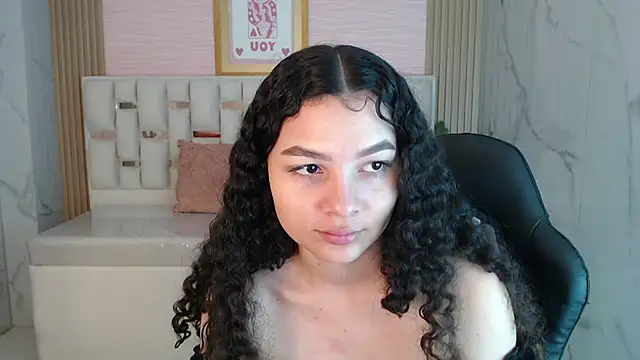 Snapshot of shalon_diaz_s chatting on 09/13/25, 01:22 shalon diaz s online show from 09/13/25, 01:22