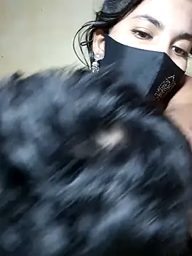 Hot couple 1 online show from 10/20/25, 11:32