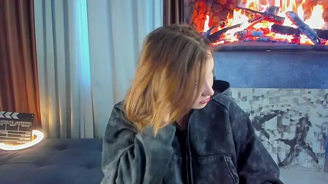 Snapshot of Nerdy_Jenny chatting on 01/19/25, 08:29 Nerdy Jenny online show from 01/19/25, 08:29