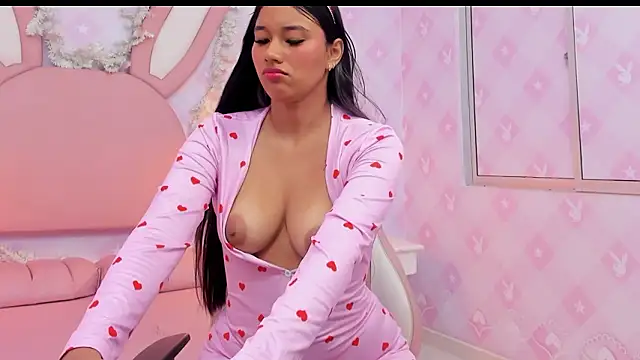 Snapshot of LIA_SWAN_ chatting on 02/02/26, 04:22 LIA SWAN online show from 02/02/26, 04:22