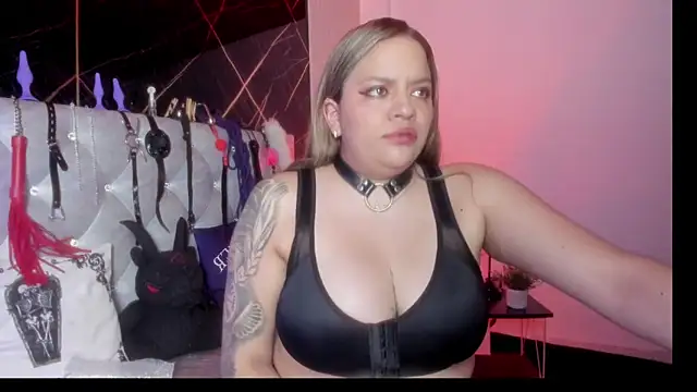 Snapshot of victoria__floyd chatting on 09/20/25, 06:53 victoria floyd online show from 09/20/25, 06:53