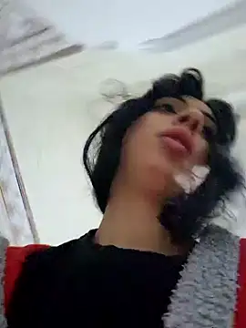 Snapshot of majdolin78 chatting on 02/08/25, 06:01 majdolin78 online show from 02/08/25, 06:01