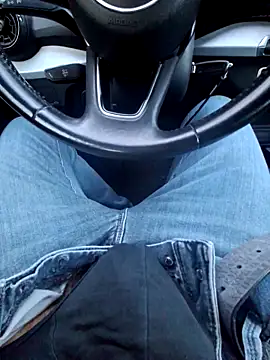 Nzino1983 online show from 03/31/26, 04:51