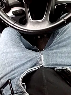 Nzino1983 online show from 04/12/26, 04:56