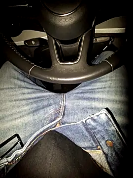 Nzino1983 online show from 04/17/26, 08:56