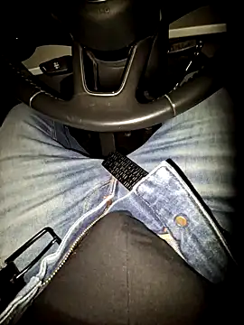 Nzino1983 online show from 04/18/26, 10:43