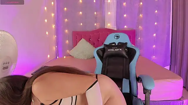 Lia little18 online show from 01/18/25, 09:02