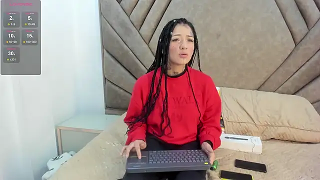 Snapshot of Molly_bishop chatting on 02/03/25, 08:35 Molly bishop online show from 02/03/25, 08:35