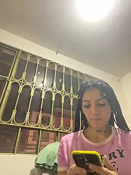 Snapshot of Molly_bishop chatting on 02/06/25, 01:49 Molly bishop online show from 02/06/25, 01:49