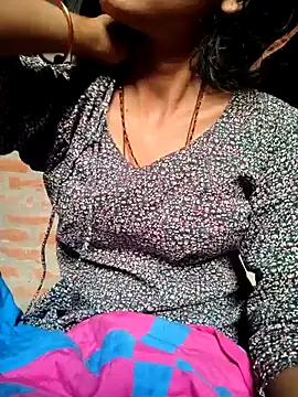 Snapshot of Sexy_Tanya69 chatting on 11/28/25, 01:41 Sexy Tanya69 online show from 11/28/25, 01:41