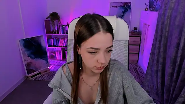 PamBeesly online show from 02/24/25, 11:10