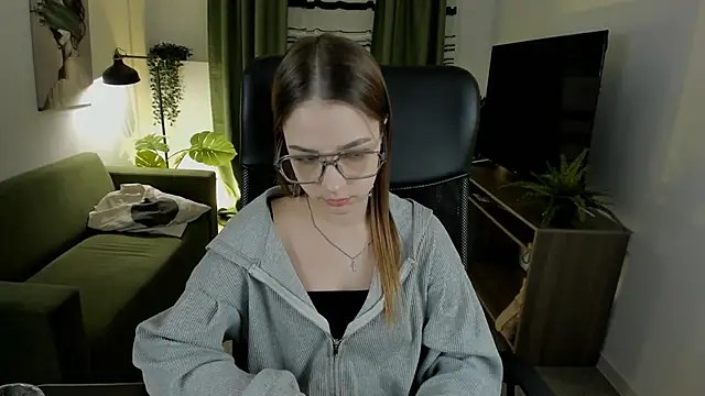 PamBeesly online show from 03/19/25, 11:28