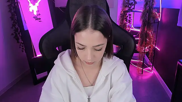 PamBeesly online show from 09/29/25, 08:19