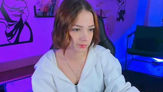 PamBeesly online show from 10/04/25, 08:23