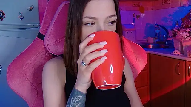 PamBeesly online show from 03/16/26, 02:32