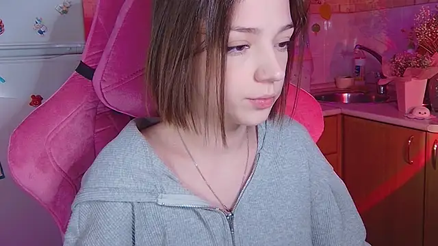 PamBeesly online show from 04/08/26, 03:12