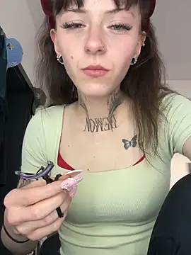 Ciara2004 online show from 12/19/25, 10:22